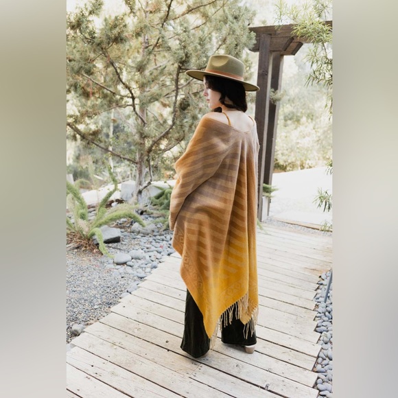 Boho Open Front Fringe Poncho - Picture 2 of 3